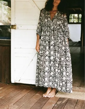 Floral Print Boho Puff Sleeve Maxi Dresses Flowy V Neck Sundresses for Women Ruffle Smocked Tiered Loose Long Dresses
