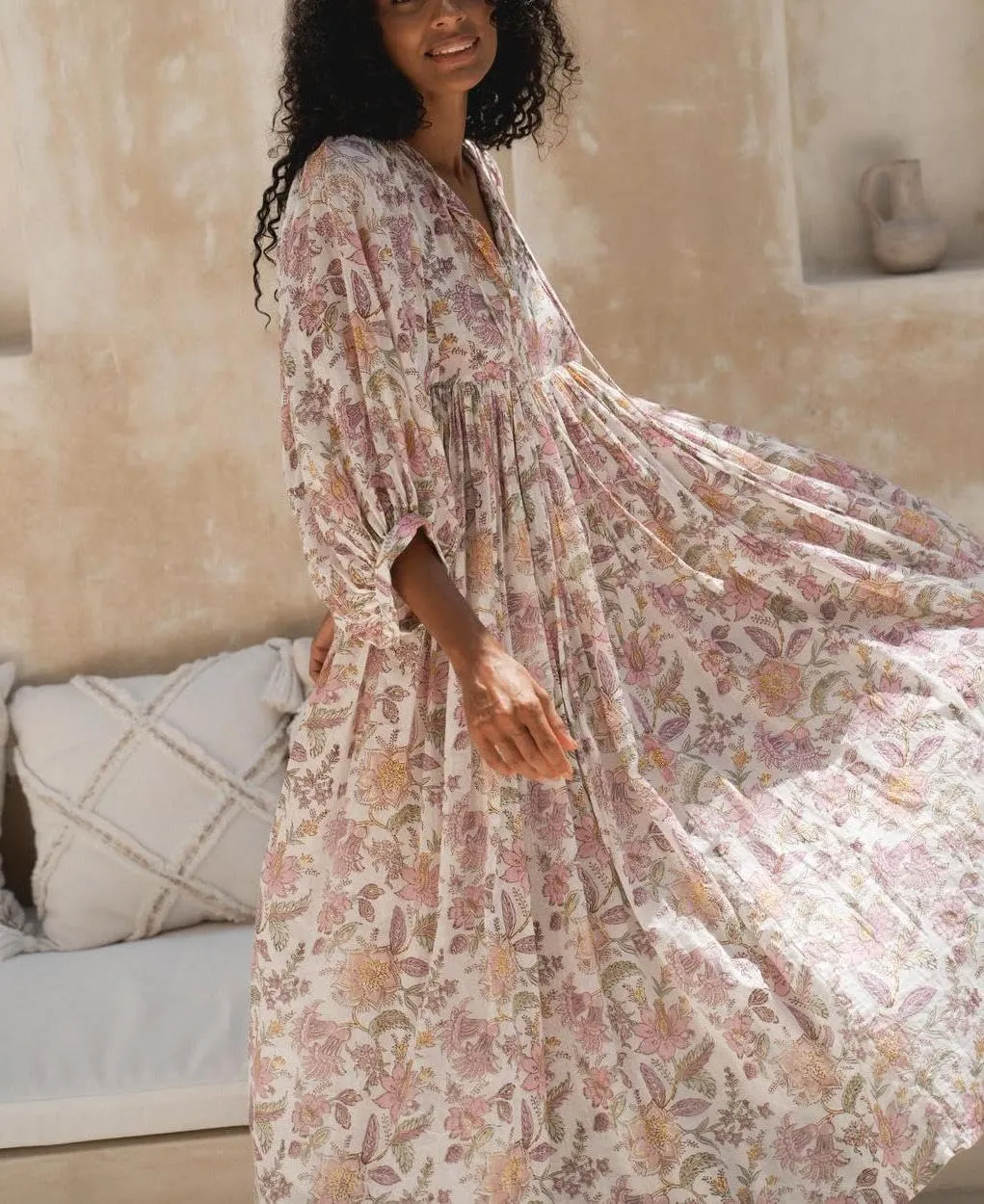 Floral Print Boho Puff Sleeve Maxi Dresses Flowy V Neck Sundresses for Women Ruffle Smocked Tiered Loose Long Dresses