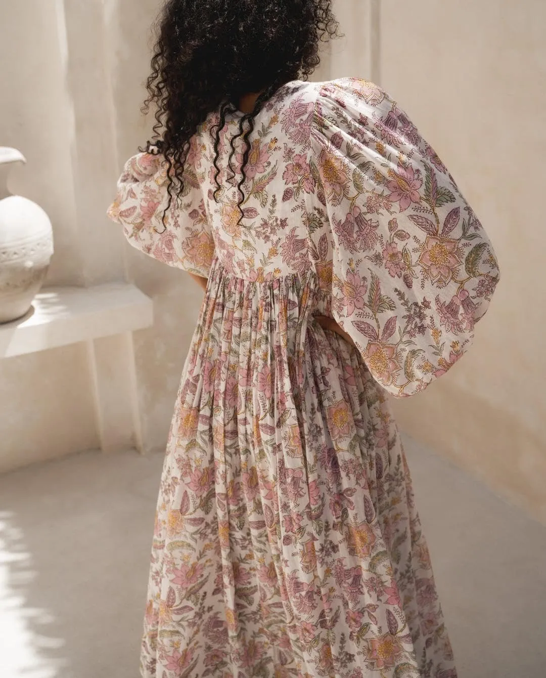 Floral Print Boho Puff Sleeve Maxi Dresses Flowy V Neck Sundresses for Women Ruffle Smocked Tiered Loose Long Dresses