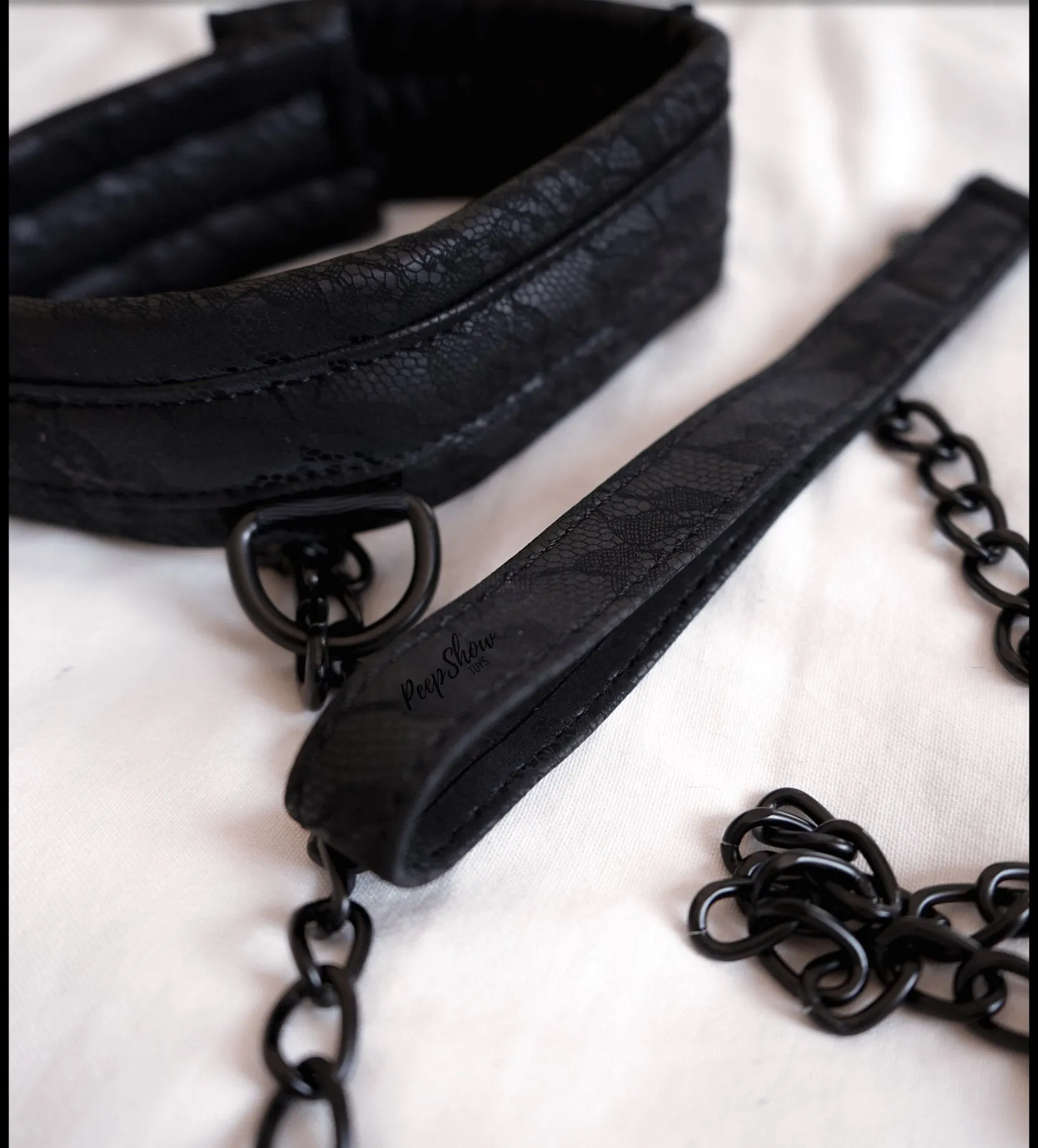 Midnight Lace Collar and Leash by Sportsheets